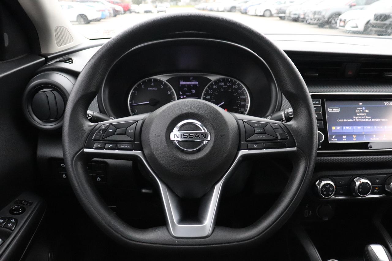 2021 Nissan Kicks S NO ACCIDENTS 1 OWNER OFF LEASE Photo