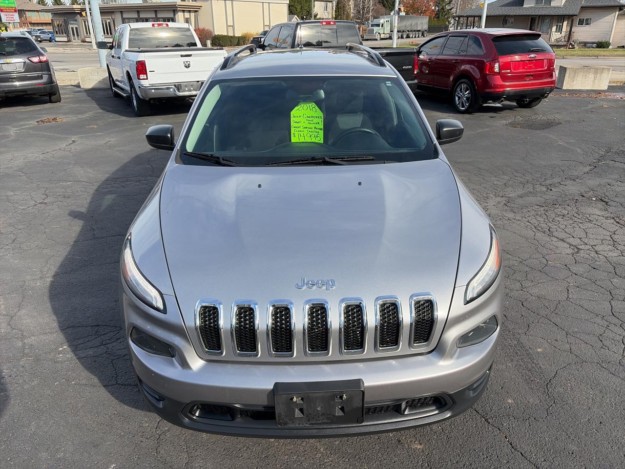 2018 Jeep Cherokee SPORT-ONE OWNER-CLEAN CARFAX-LOW KM Photo