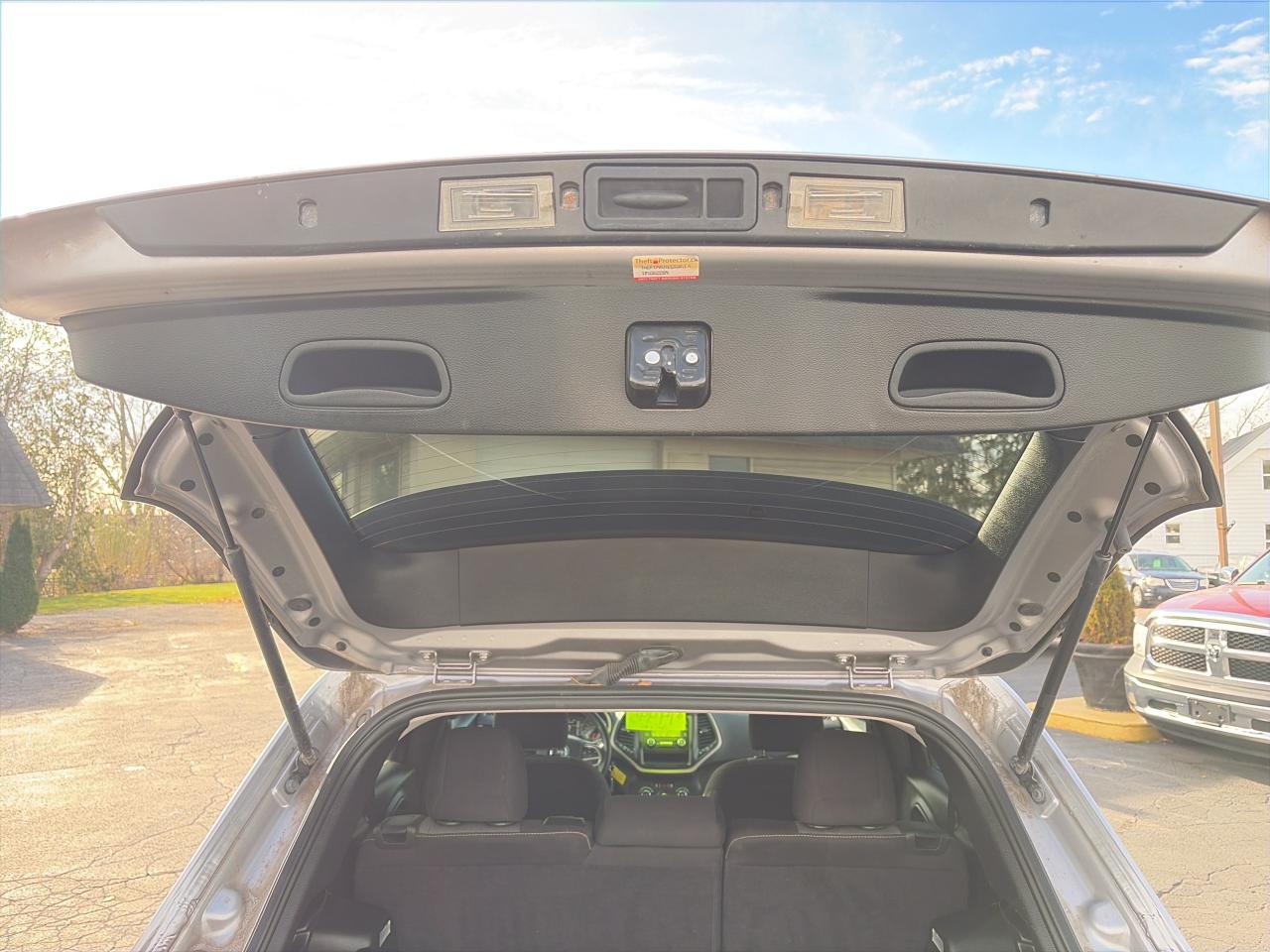 2018 Jeep Cherokee SPORT-ONE OWNER-CLEAN CARFAX-LOW KM Photo