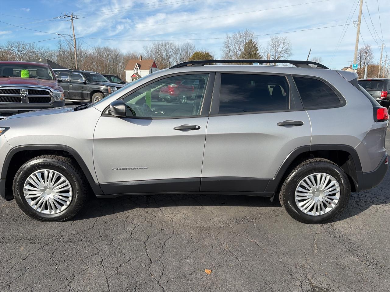 2018 Jeep Cherokee SPORT-ONE OWNER-CLEAN CARFAX-LOW KM Photo