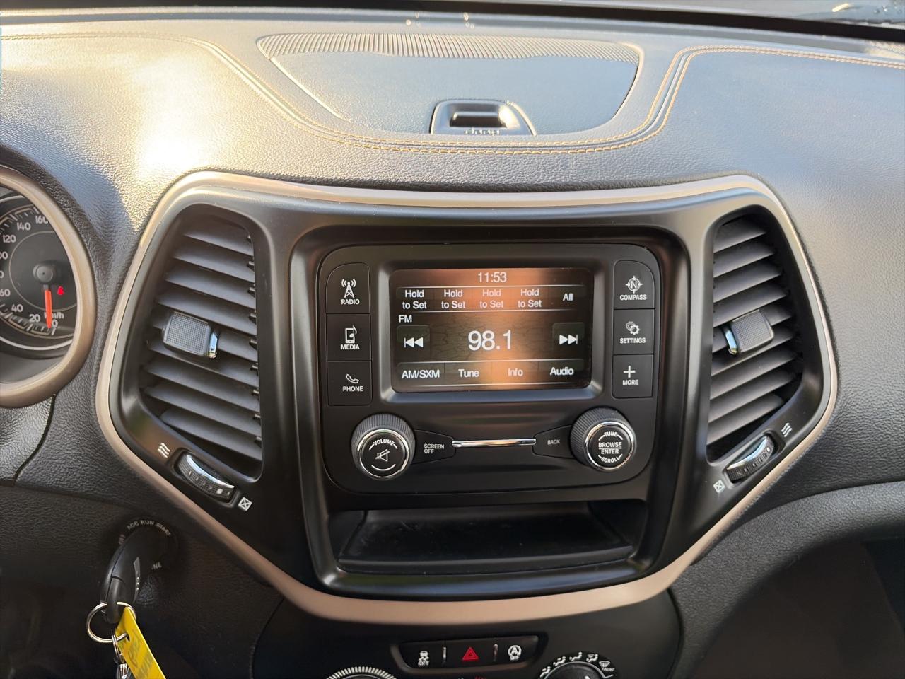 2018 Jeep Cherokee SPORT-ONE OWNER-CLEAN CARFAX-LOW KM Photo