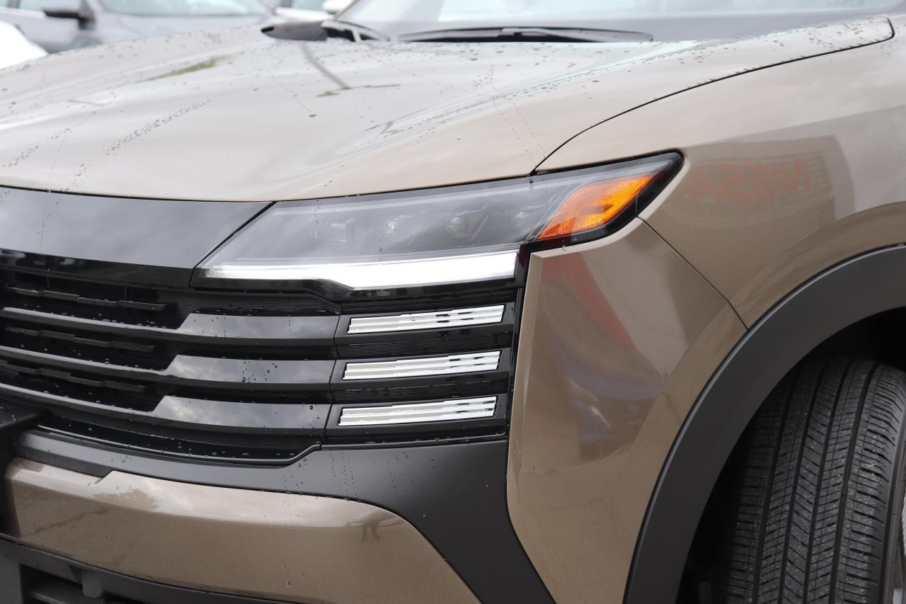 2025 Nissan Kicks S OFF LEASE 1 OWNER NO ACCIDENTS WIRELESS CARPLAY Photo