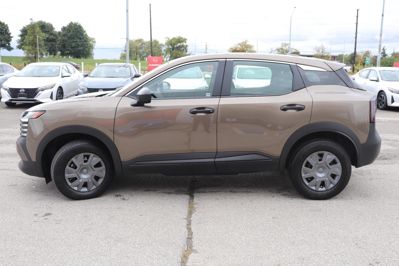 2025 Nissan Kicks S OFF LEASE 1 OWNER NO ACCIDENTS WIRELESS CARPLAY Photo