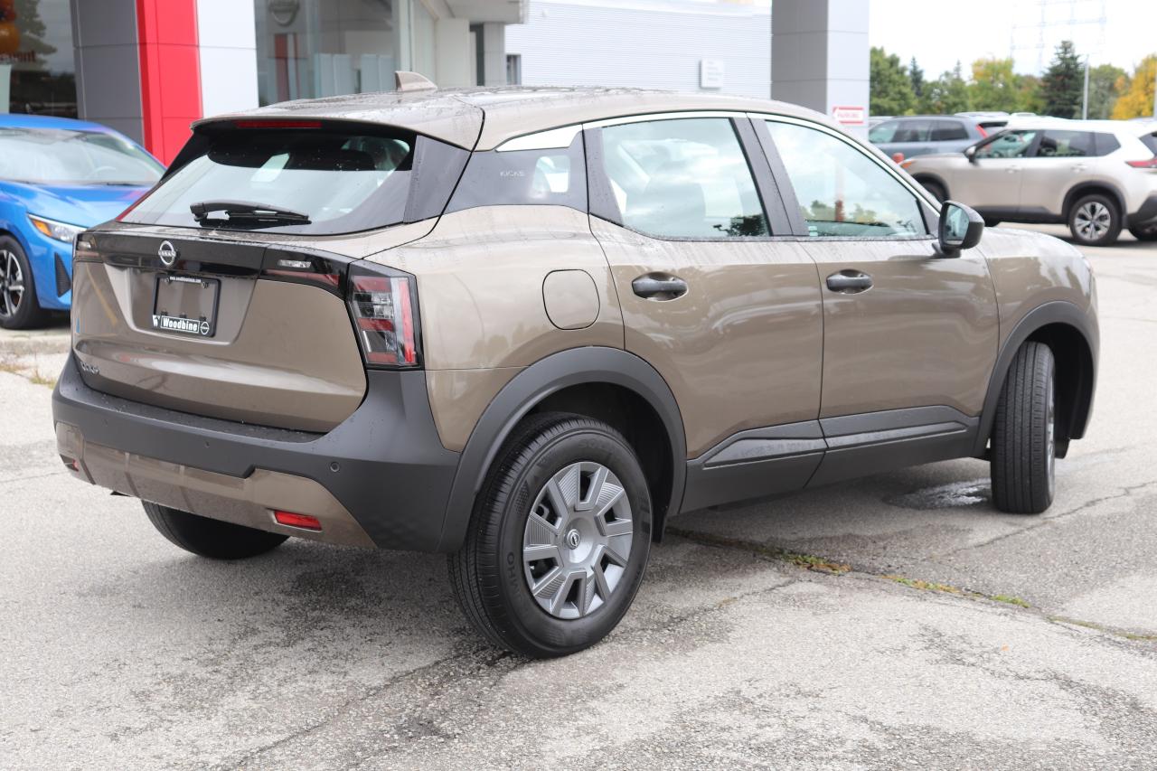 2025 Nissan Kicks S OFF LEASE 1 OWNER NO ACCIDENTS WIRELESS CARPLAY Photo