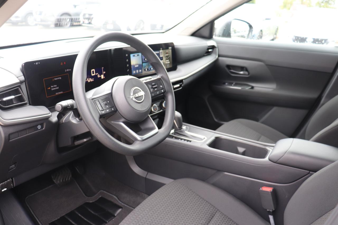 2025 Nissan Kicks S OFF LEASE 1 OWNER NO ACCIDENTS WIRELESS CARPLAY Photo