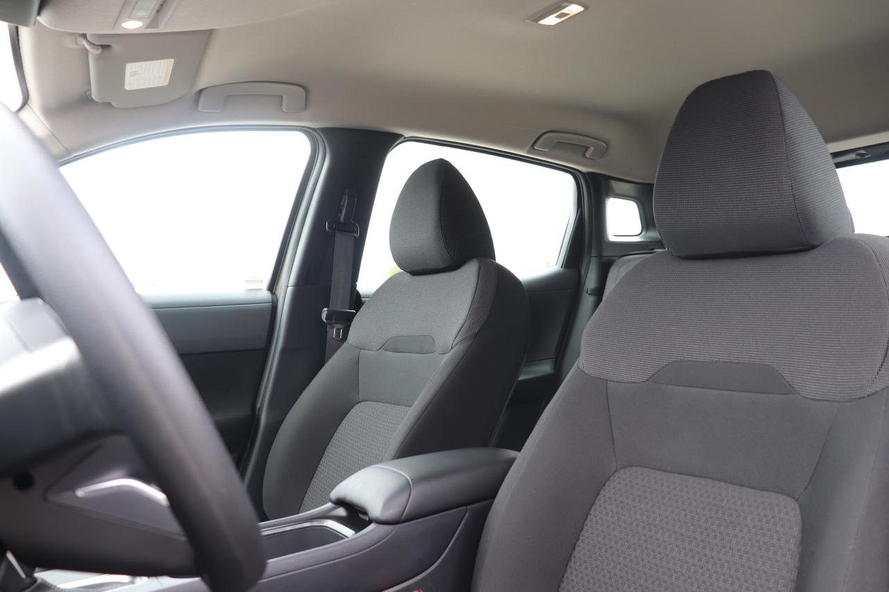 2025 Nissan Kicks S OFF LEASE 1 OWNER NO ACCIDENTS WIRELESS CARPLAY Photo