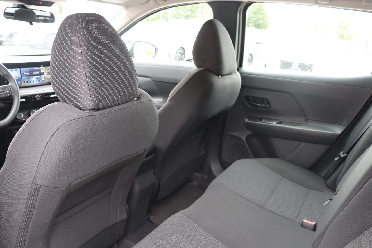 2025 Nissan Kicks S OFF LEASE 1 OWNER NO ACCIDENTS WIRELESS CARPLAY Photo