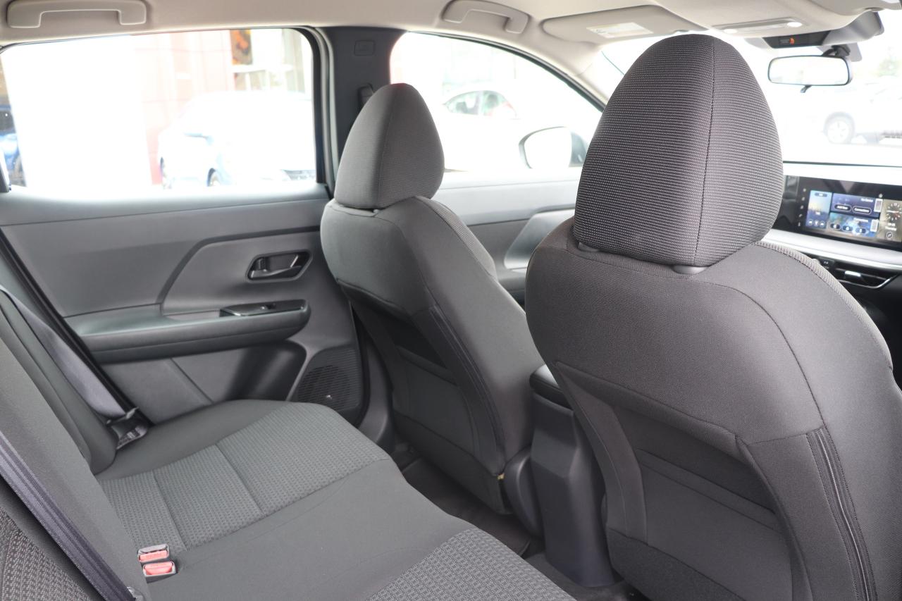 2025 Nissan Kicks S OFF LEASE 1 OWNER NO ACCIDENTS WIRELESS CARPLAY Photo