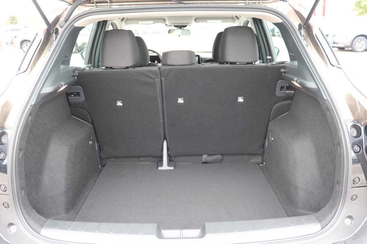 2025 Nissan Kicks S OFF LEASE 1 OWNER NO ACCIDENTS WIRELESS CARPLAY Photo