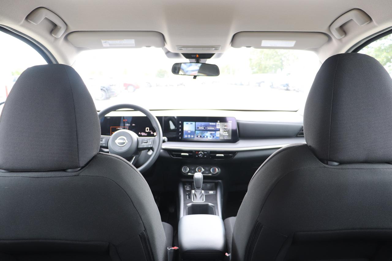 2025 Nissan Kicks S OFF LEASE 1 OWNER NO ACCIDENTS WIRELESS CARPLAY Photo