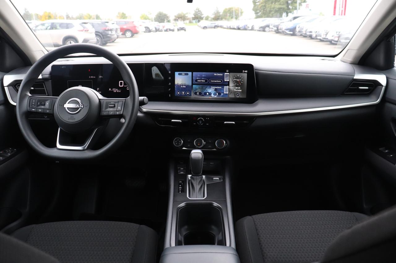 2025 Nissan Kicks S OFF LEASE 1 OWNER NO ACCIDENTS WIRELESS CARPLAY Photo
