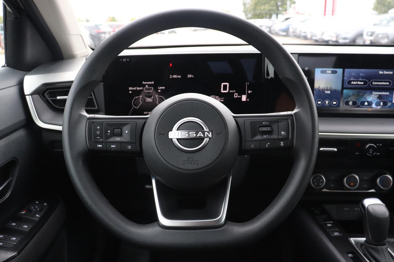 2025 Nissan Kicks S OFF LEASE 1 OWNER NO ACCIDENTS WIRELESS CARPLAY Photo