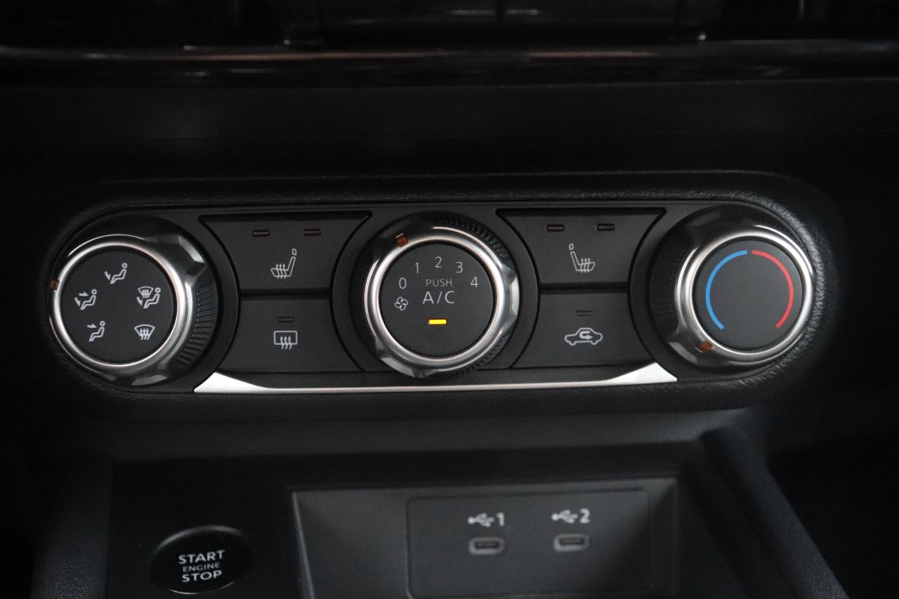 2025 Nissan Kicks S OFF LEASE 1 OWNER NO ACCIDENTS WIRELESS CARPLAY Photo