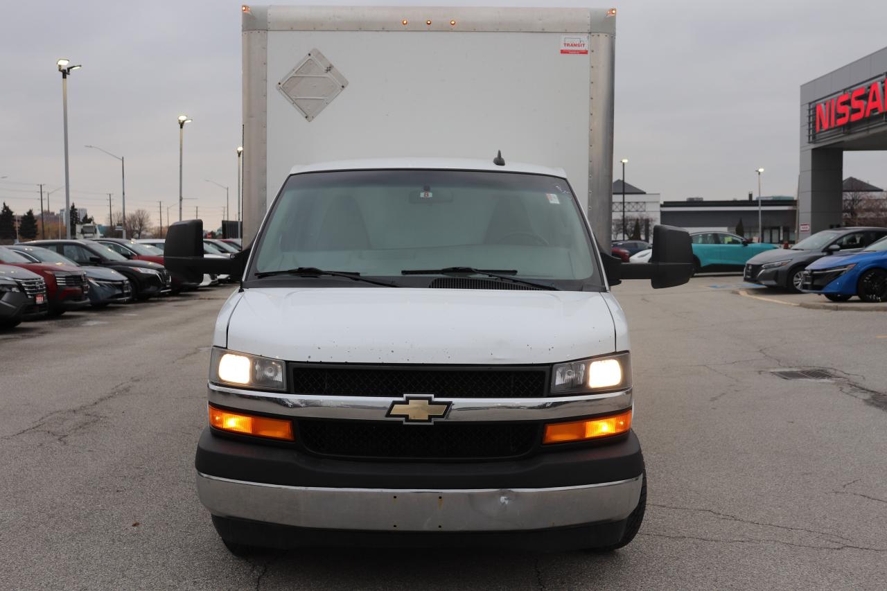 2019 Chevrolet Express Commercial Cutaway EXPRESS 3500 CUBE TRUCK CERTIFIED COMMERCIAL SAFTY Photo2