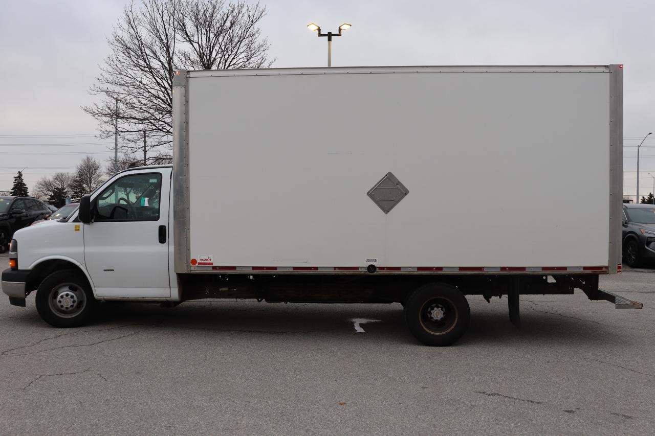 2019 Chevrolet Express Commercial Cutaway EXPRESS 3500 CUBE TRUCK CERTIFIED COMMERCIAL SAFTY Photo
