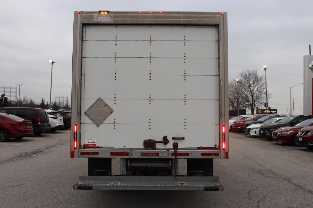 2019 Chevrolet Express Commercial Cutaway EXPRESS 3500 CUBE TRUCK CERTIFIED COMMERCIAL SAFTY Photo