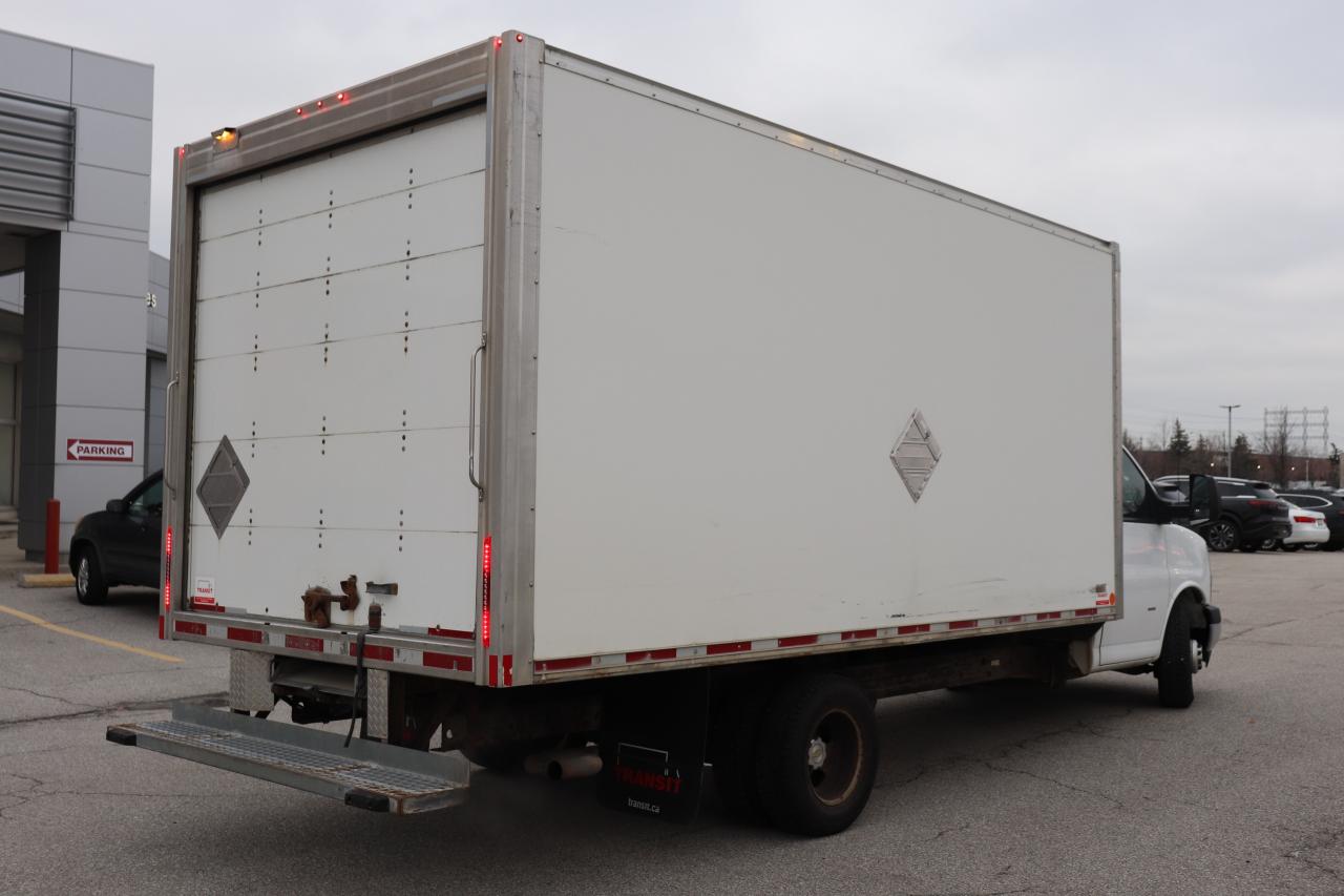 2019 Chevrolet Express Commercial Cutaway EXPRESS 3500 CUBE TRUCK CERTIFIED COMMERCIAL SAFTY Photo