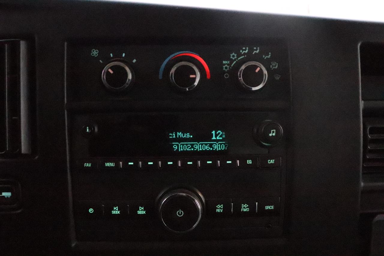 2019 Chevrolet Express Commercial Cutaway EXPRESS 3500 CUBE TRUCK CERTIFIED COMMERCIAL SAFTY Photo