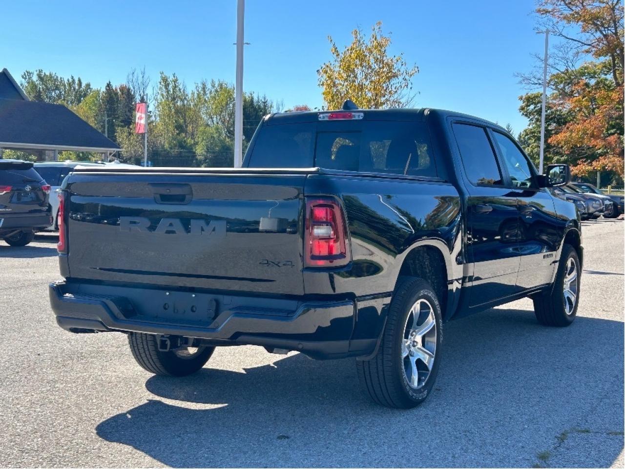 2025 RAM 1500 Tradesman 4x4 Crew Cab   Remote Start   Blind-spot Photo3