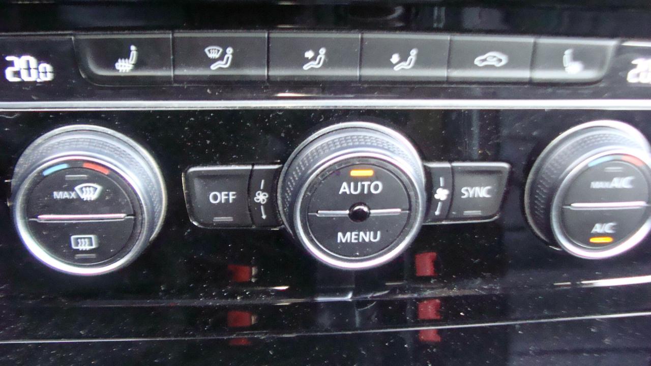 2016 Volkswagen Golf 5dr HB Auto 1.8 TSI Trendline*NEW PRICE!*LOW KM`S! Photo