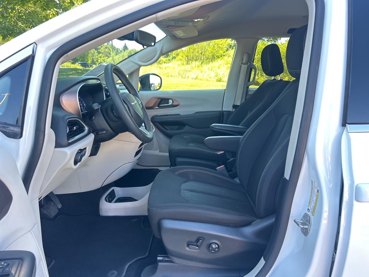 2024 Chrysler Grand Caravan SXT   Heated Seats & Steering Wheel   Power Doors Photo