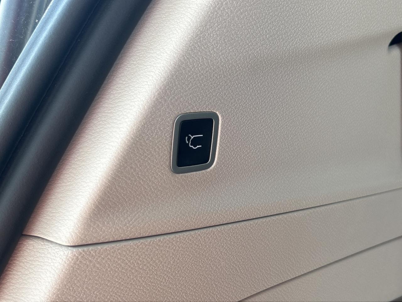 2024 Chrysler Grand Caravan SXT   Heated Seats & Steering Wheel   Power Doors Photo