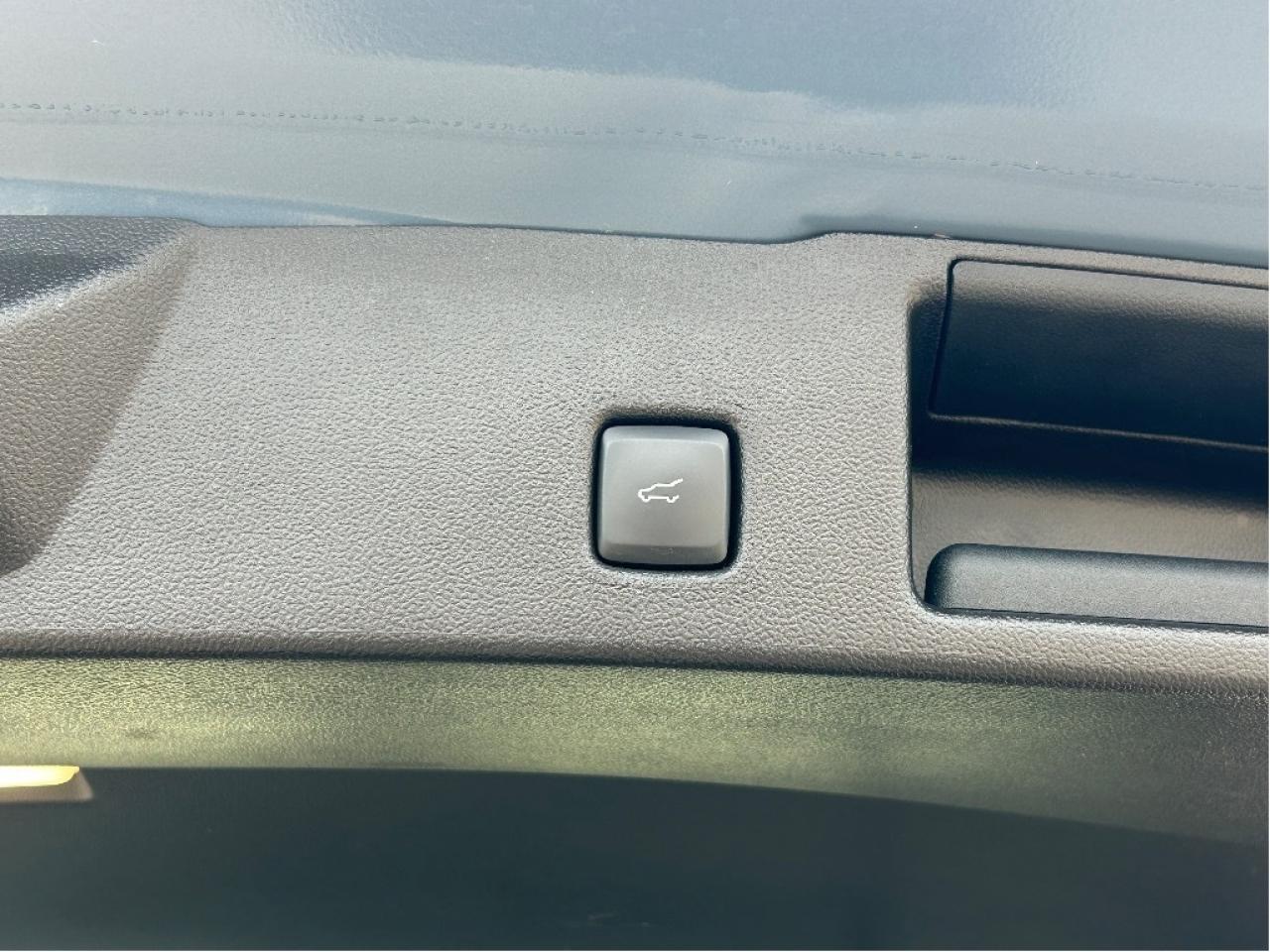 2025 Ford Escape Platinum AWD   Nav   Heated Seats & Steering Wheel Photo