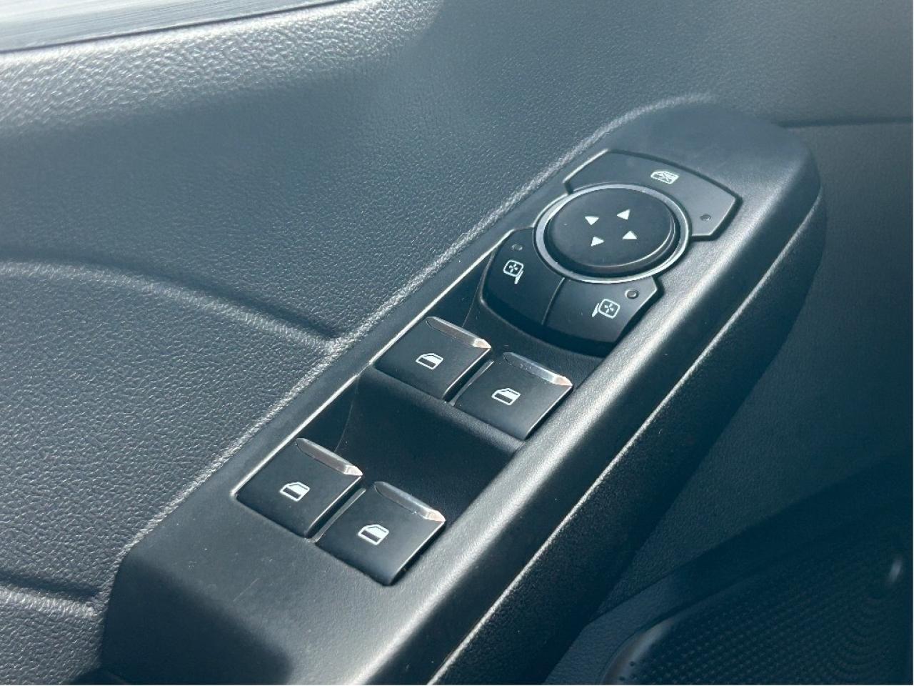 2025 Ford Escape Platinum AWD   Nav   Heated Seats & Steering Wheel Photo