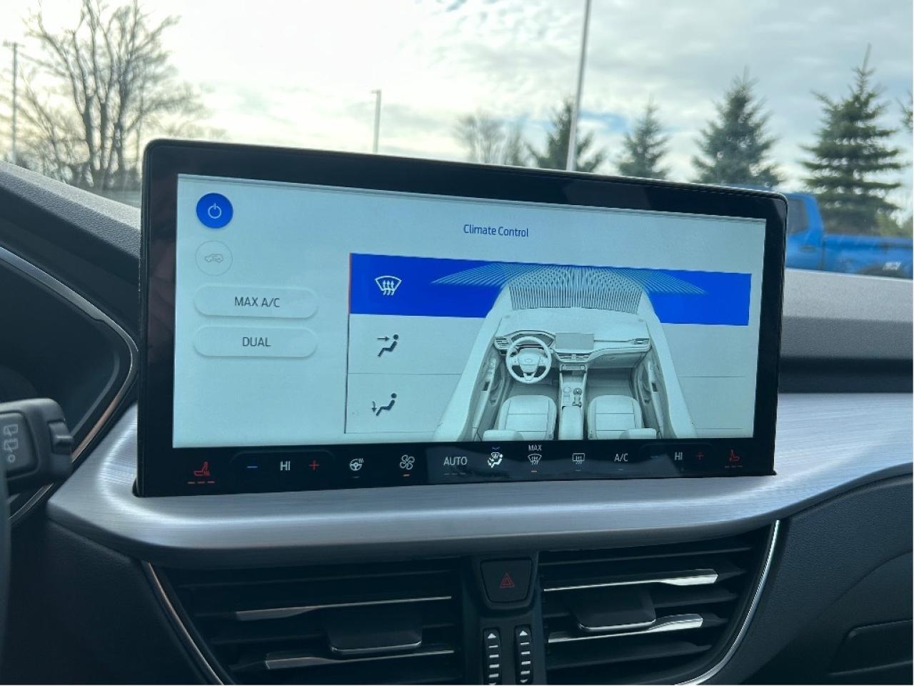 2025 Ford Escape Platinum AWD   Nav   Heated Seats & Steering Wheel Photo