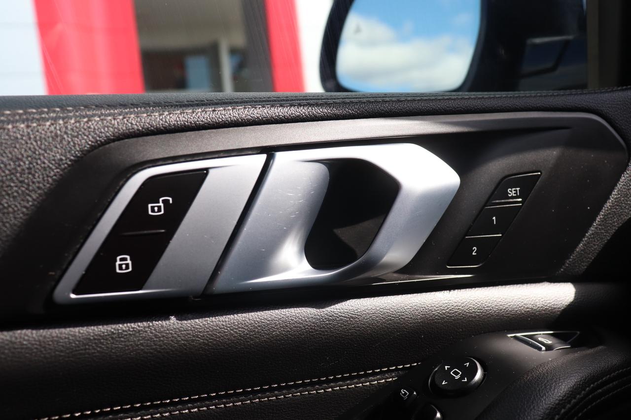 2022 BMW X5 X5 XDRIVE 45E M SPORT PACKAGE PREM ESSENTIAL PACKA Photo