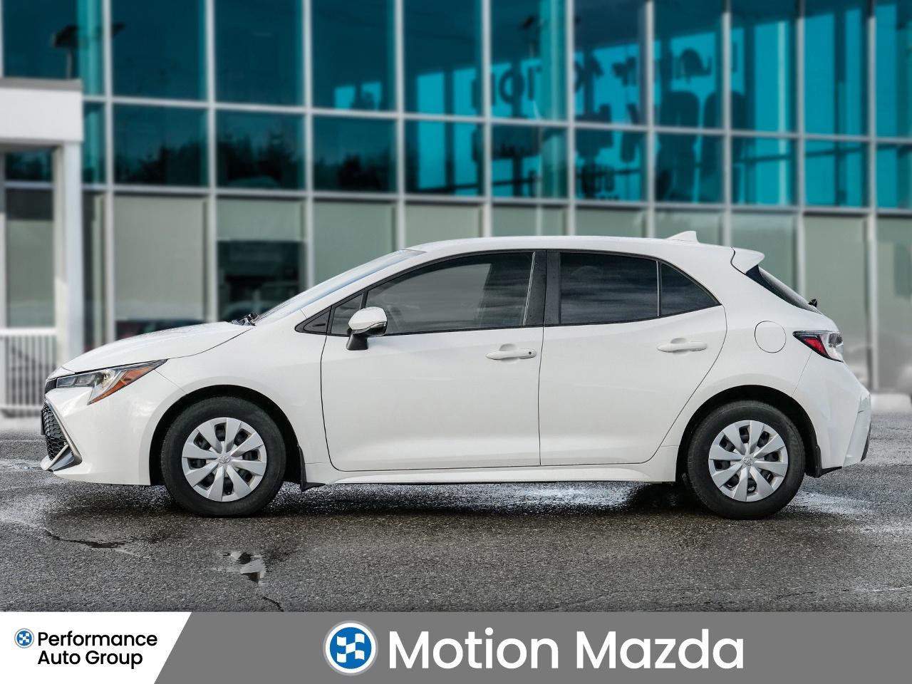 2019 Toyota Corolla Hatchback CVT   FRESH TRADE   CLEAN CARFAX Photo3