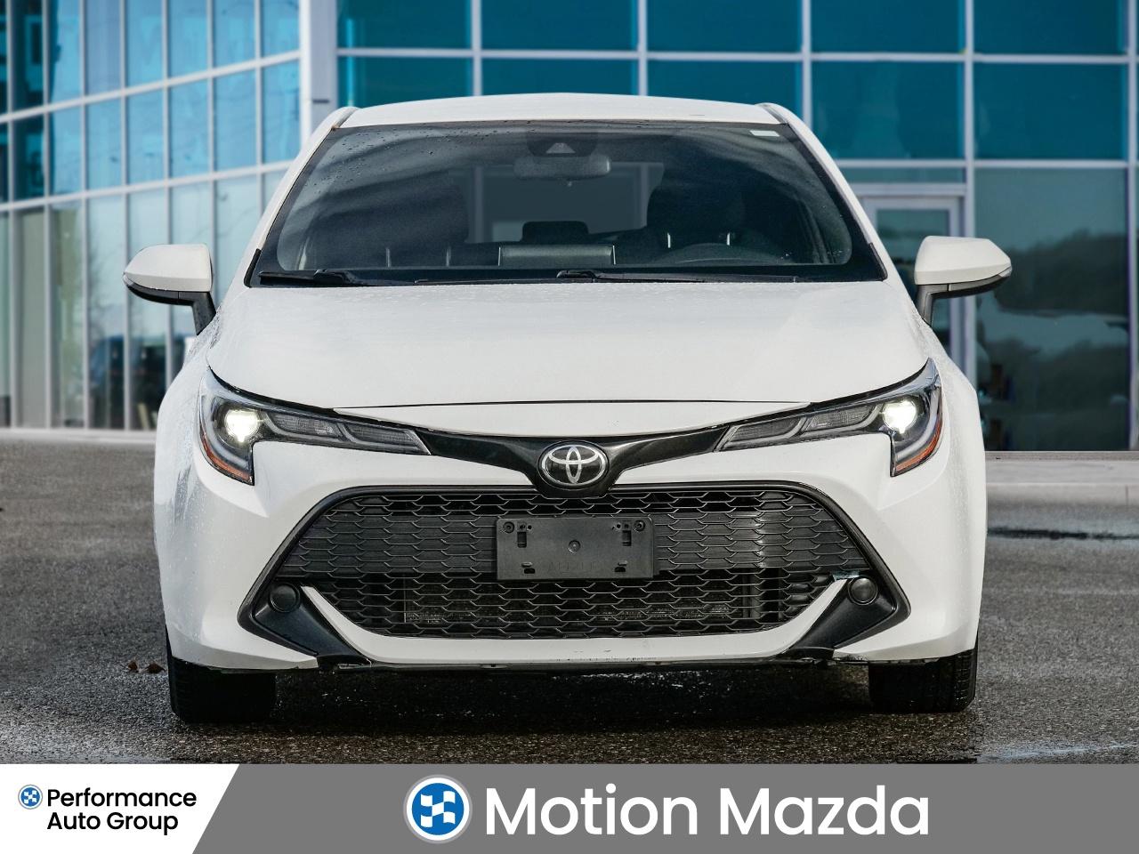 2019 Toyota Corolla Hatchback CVT   FRESH TRADE   CLEAN CARFAX Photo4