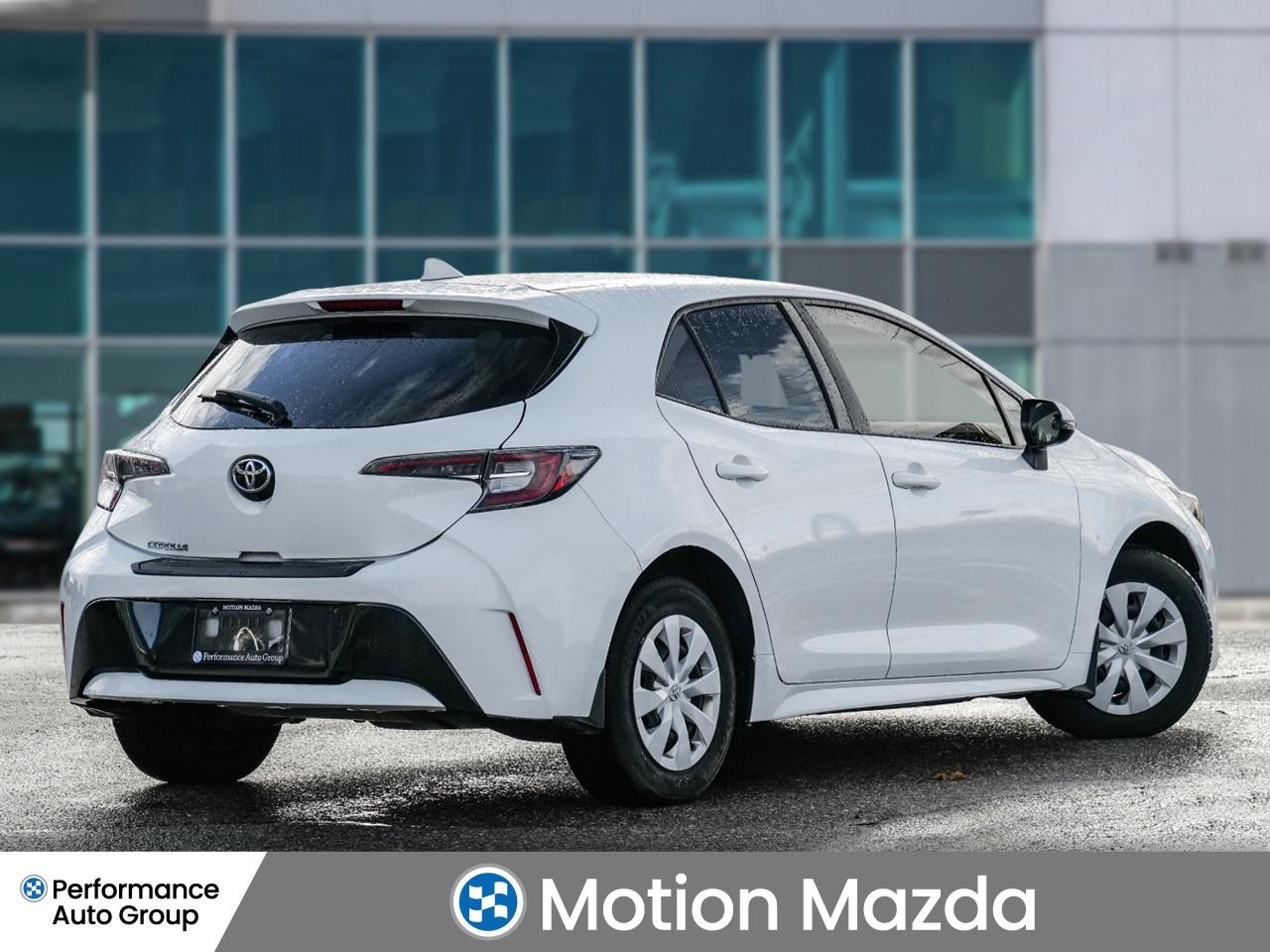 2019 Toyota Corolla Hatchback CVT   FRESH TRADE   CLEAN CARFAX Photo2