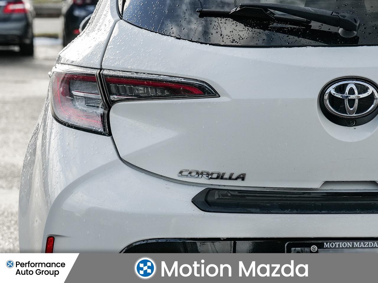 2019 Toyota Corolla Hatchback CVT   FRESH TRADE   CLEAN CARFAX Photo