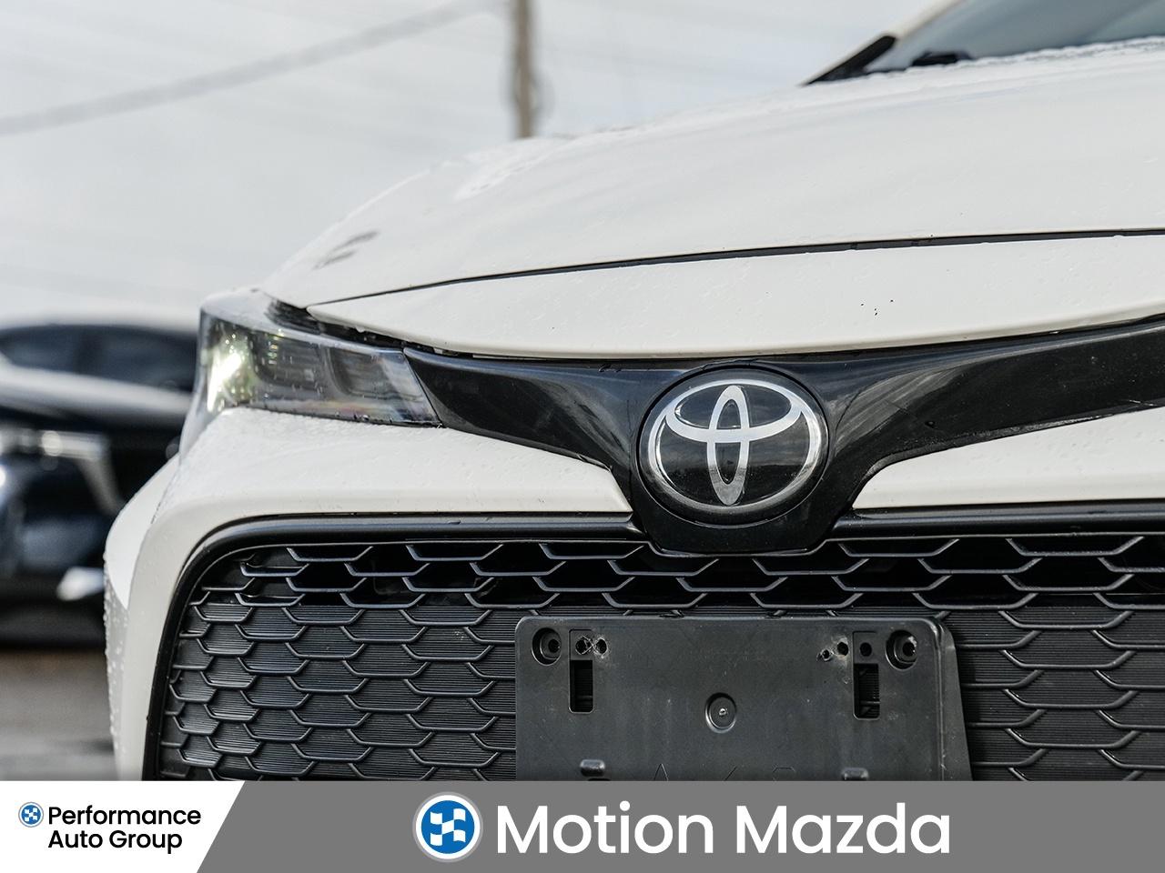 2019 Toyota Corolla Hatchback CVT   FRESH TRADE   CLEAN CARFAX Photo