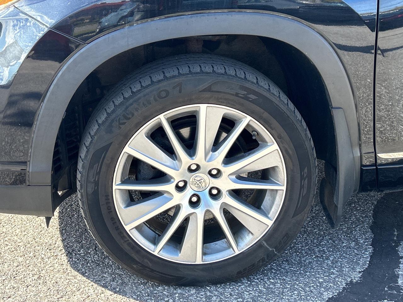 2015 Toyota Highlander XLE  AWD   NO REPORTED ACCIDENTS   Power Moonroof Photo