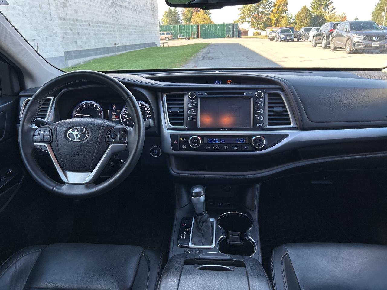 2015 Toyota Highlander XLE  AWD   NO REPORTED ACCIDENTS   Power Moonroof Photo