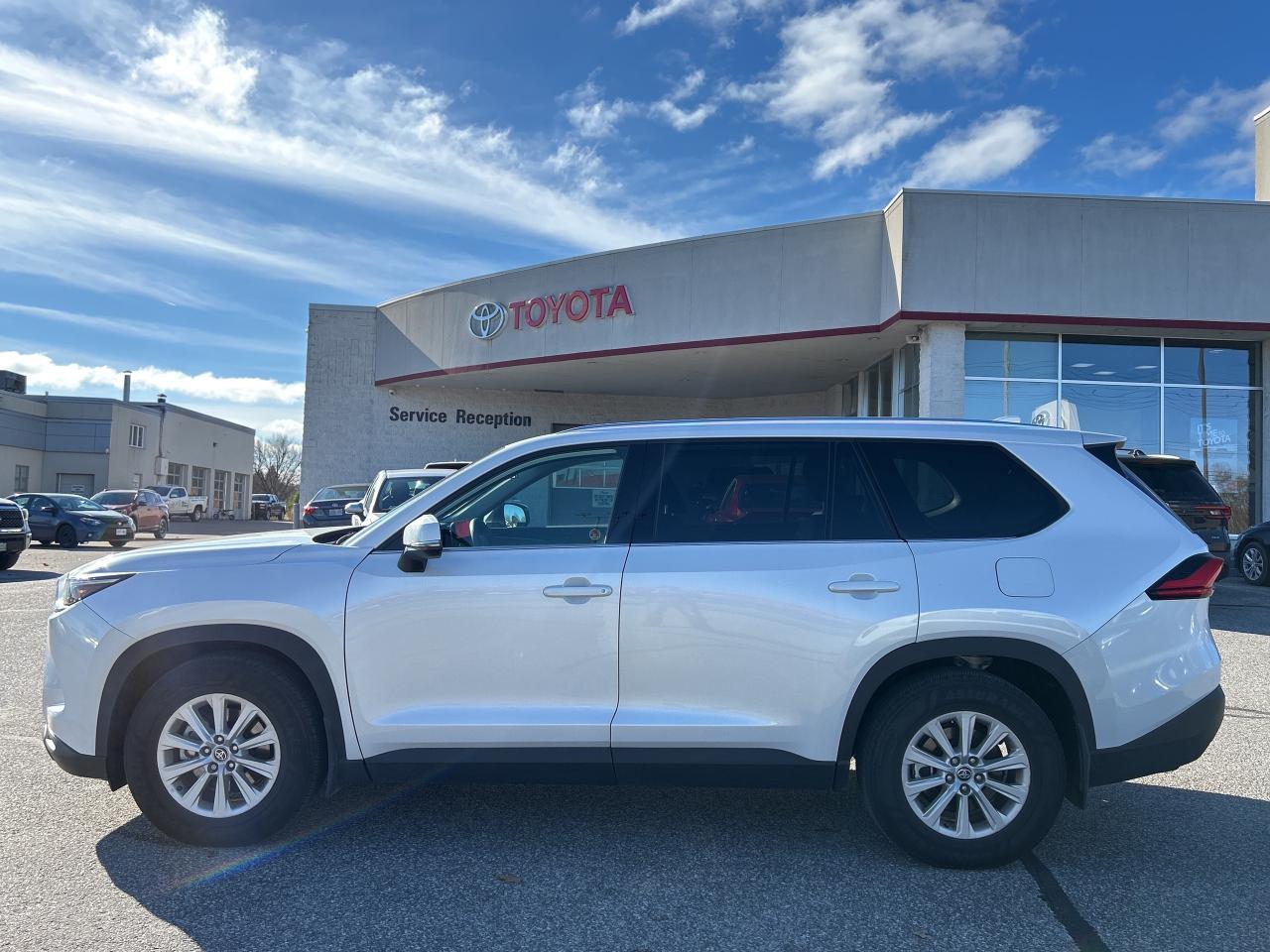 2024 Toyota Grand Highlander Hybrid XLE   Front Heated Seats   ONE OWNER Photo