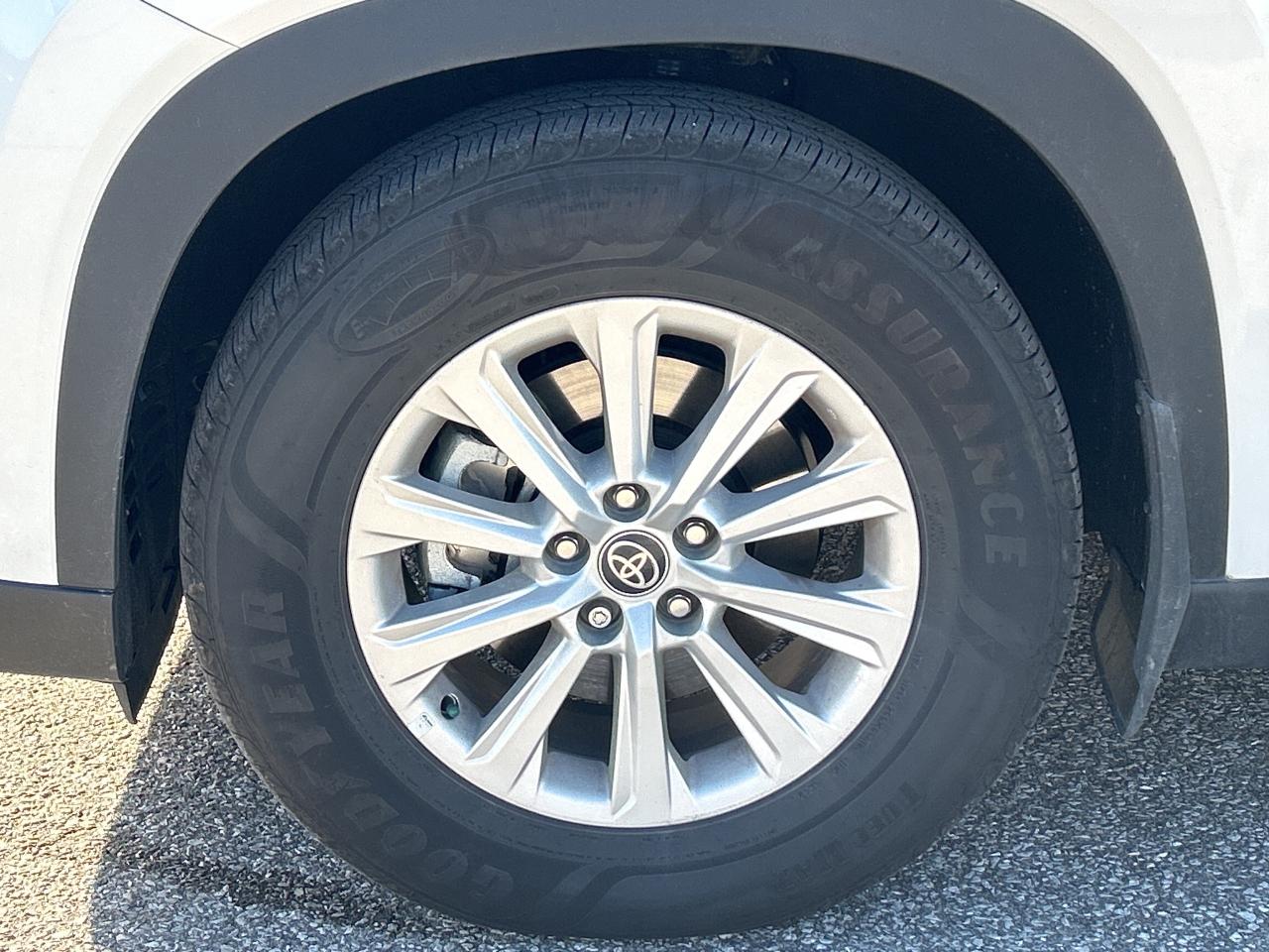 2024 Toyota Grand Highlander Hybrid XLE   Front Heated Seats   ONE OWNER Photo