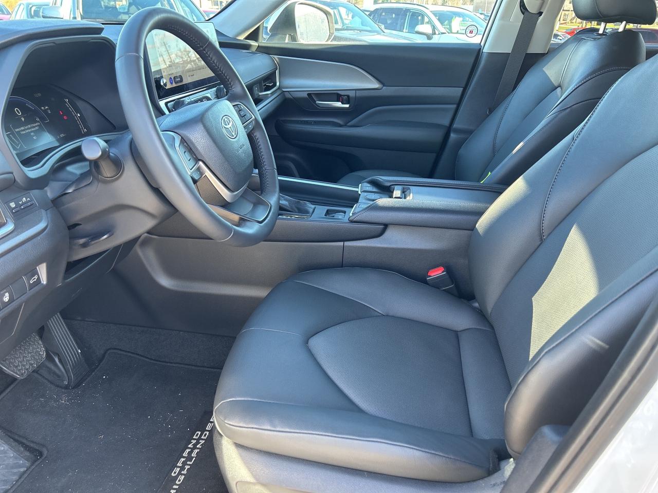 2024 Toyota Grand Highlander Hybrid XLE   Front Heated Seats   ONE OWNER Photo