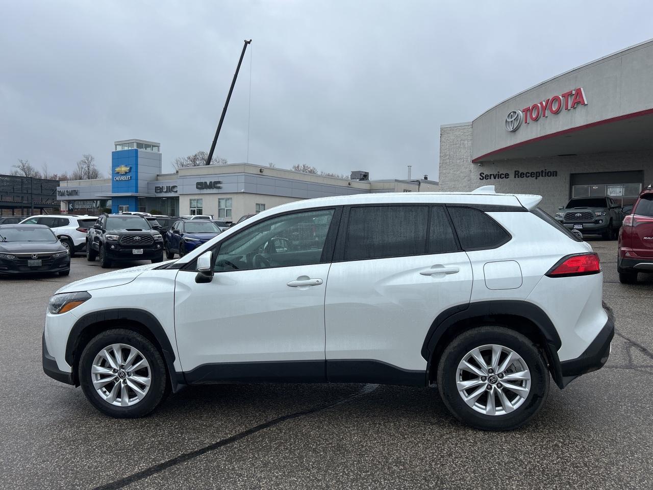 2023 Toyota Corolla Cross LE   8" Touchscreen   Heated Steering Wheel Photo