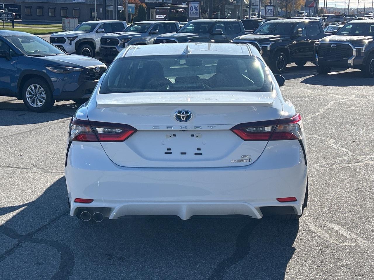 2022 Toyota Camry Hybrid SE   LOW KM   Power Moonroof   ONE OWNER Photo