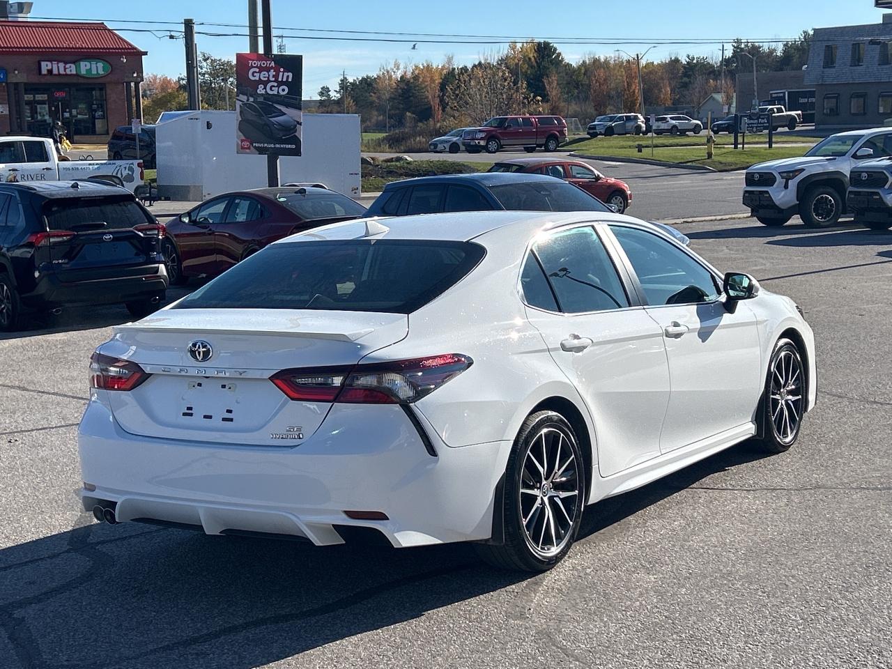 2022 Toyota Camry Hybrid SE   LOW KM   Power Moonroof   ONE OWNER Photo
