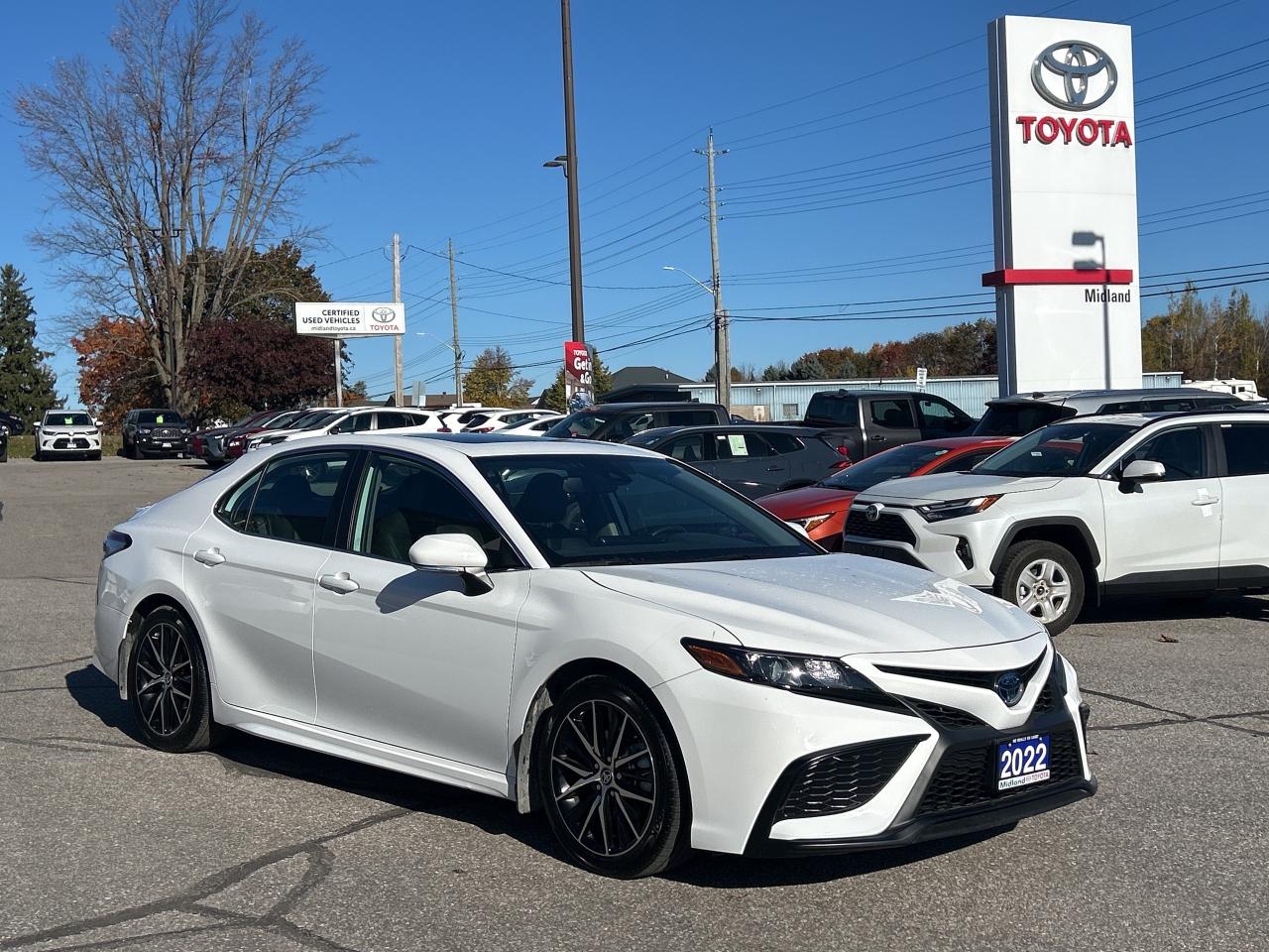 2022 Toyota Camry Hybrid SE   LOW KM   Power Moonroof   ONE OWNER Photo