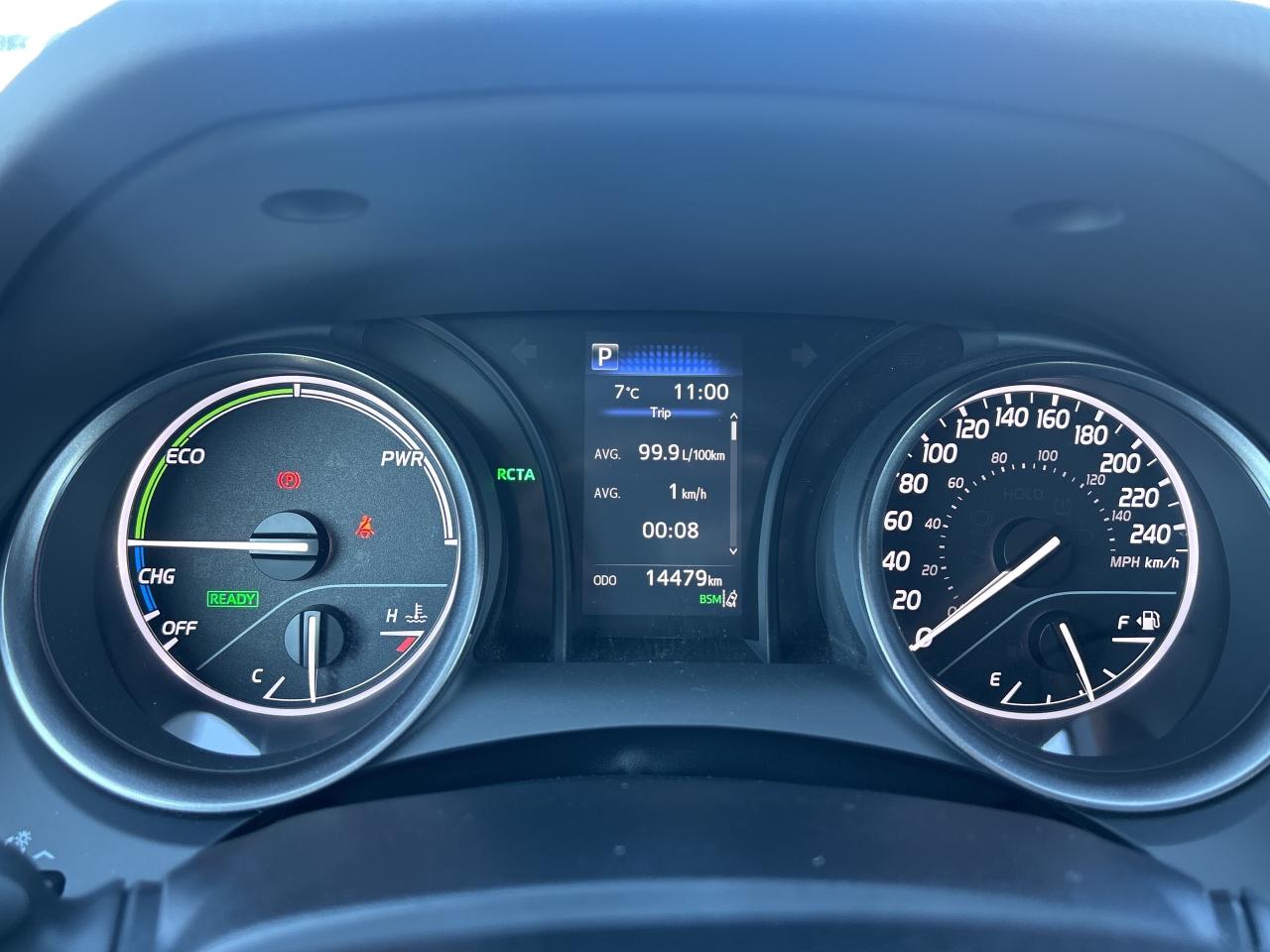 2022 Toyota Camry Hybrid SE   LOW KM   Power Moonroof   ONE OWNER Photo