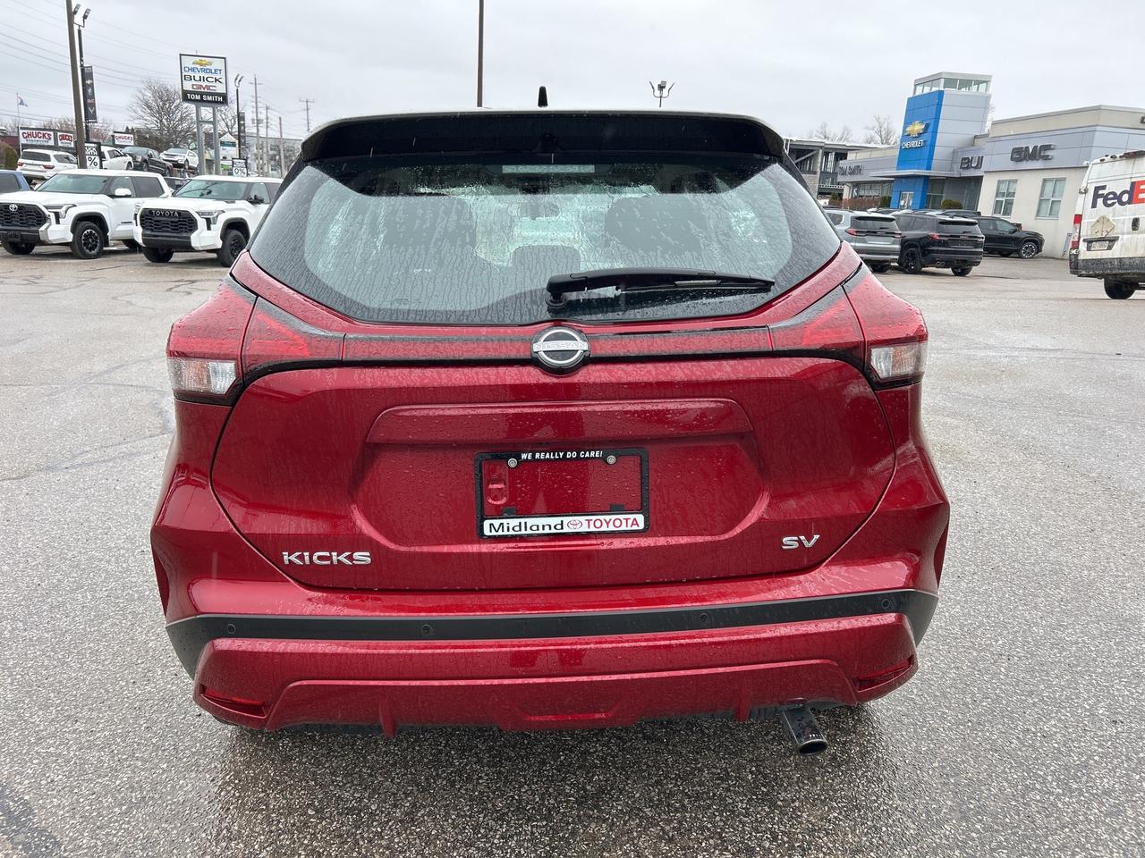 2023 Nissan Kicks SV   ONE OWNER   Blind Spot Warning Photo3