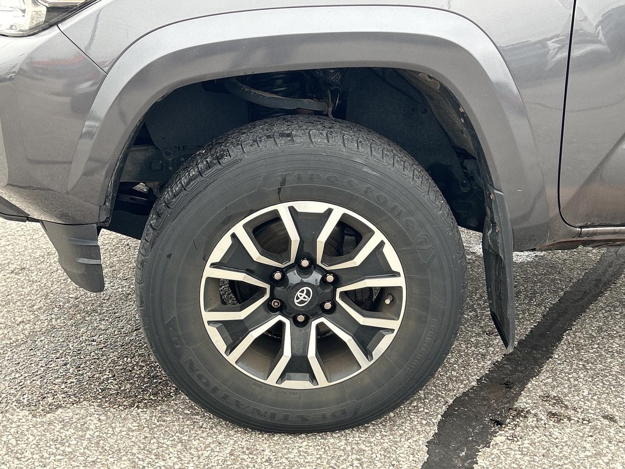 2021 Toyota Tacoma TRD Sport   Rear Sliding Window   Tonneau Cover Photo