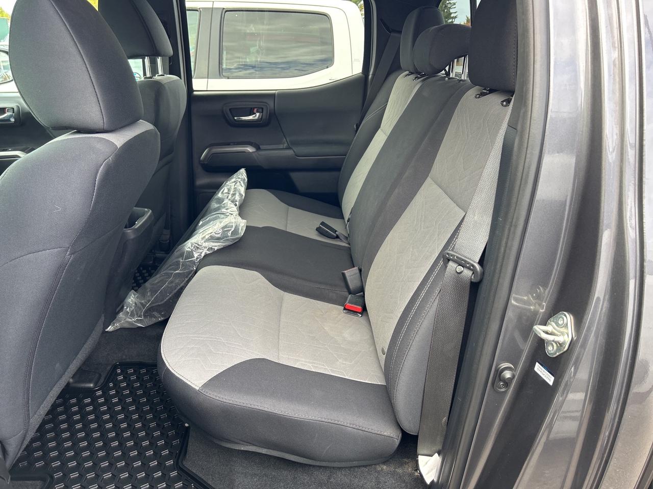 2021 Toyota Tacoma TRD Sport   Rear Sliding Window   Tonneau Cover Photo