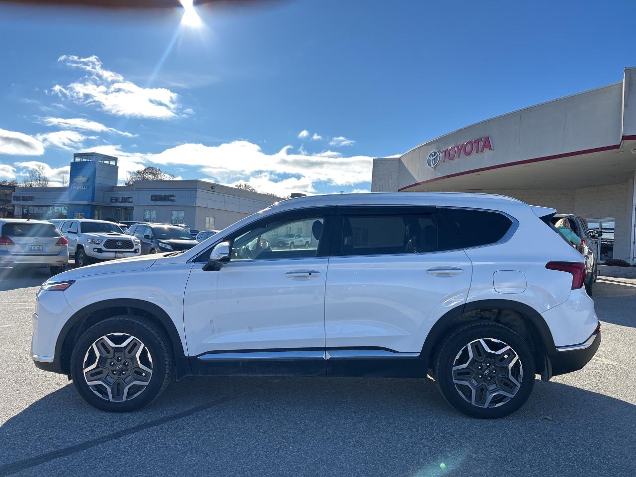 2022 Hyundai Santa Fe Hybrid Luxury AWD   Moonroof   Front & Rear Heated Seats Photo