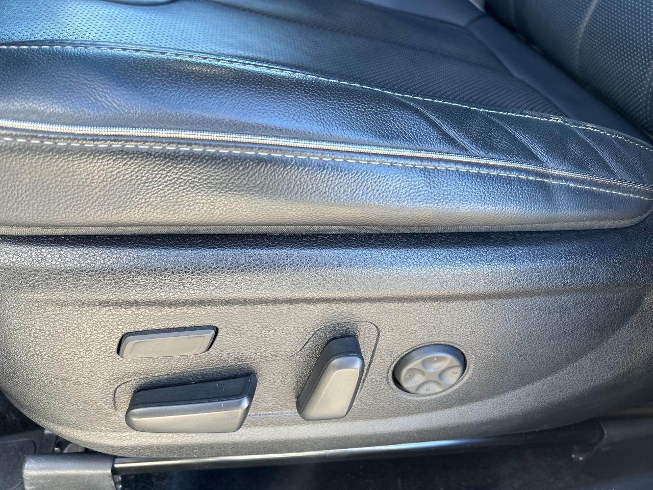 2022 Hyundai Santa Fe Hybrid Luxury AWD   Moonroof   Front & Rear Heated Seats Photo